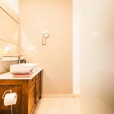 Semesterbostad Belakapa Authentic House With Garden And Free Parking