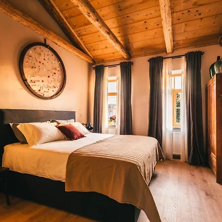 Vakantiehuis Belakapa Authentic House With Naturalistic Garden & Free Parking *