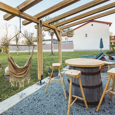 Casa vacanze Belakapa Authentic House With Garden And Free Parking *