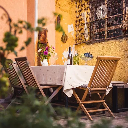 Belakapa Authentic House With Garden And Free Parking Semesterbostad