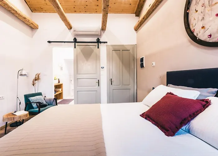 Belakapa Authentic House With Garden And Free Parking בית נופש