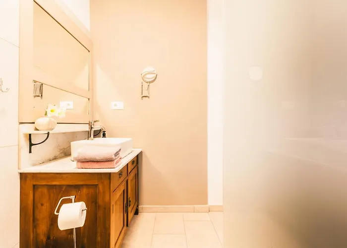 בית נופש Belakapa Authentic House With Garden And Free Parking