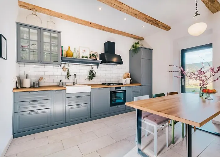 בית נופש Belakapa Authentic House With Garden And Free Parking *